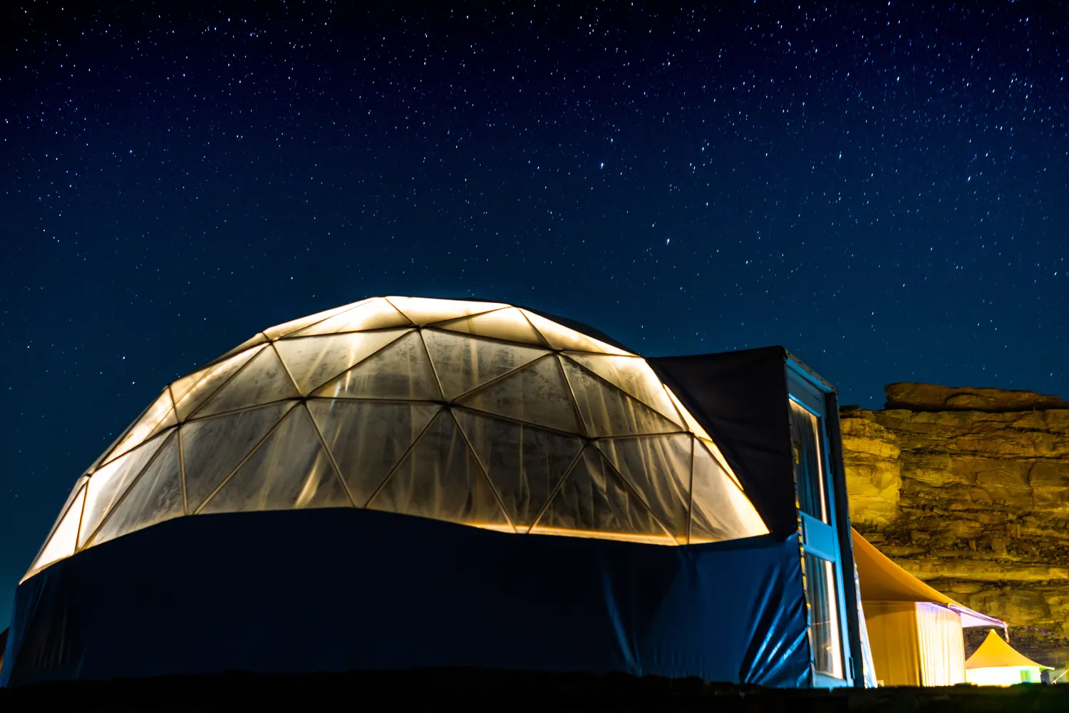 Ile kosztuje namiot sferyczny?